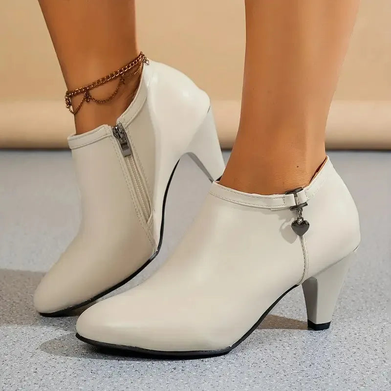 Gracie™ | Zeitlose Stiefeletten im femininen Spitzen-Design