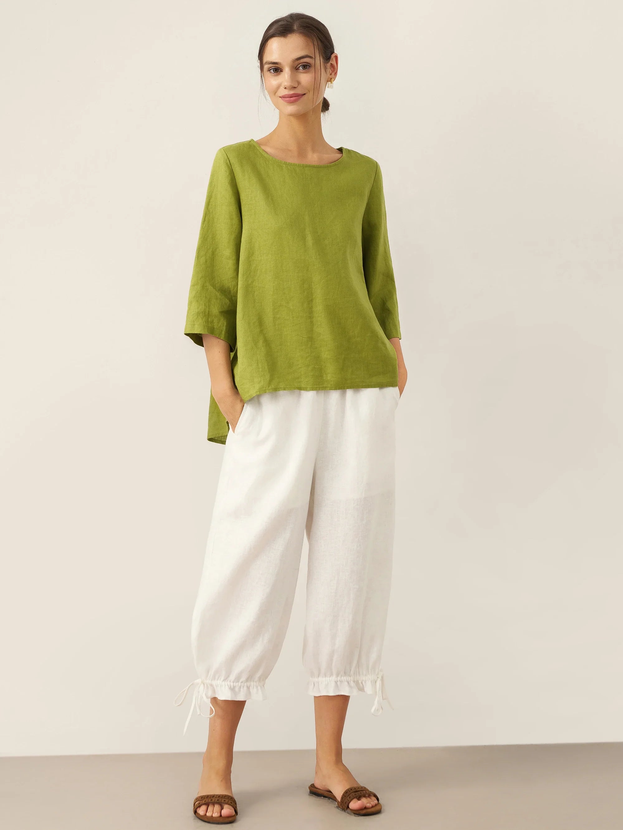 Evelyn | bequemes Leinen-Top mit asymmetrischem Saum und Rundhals