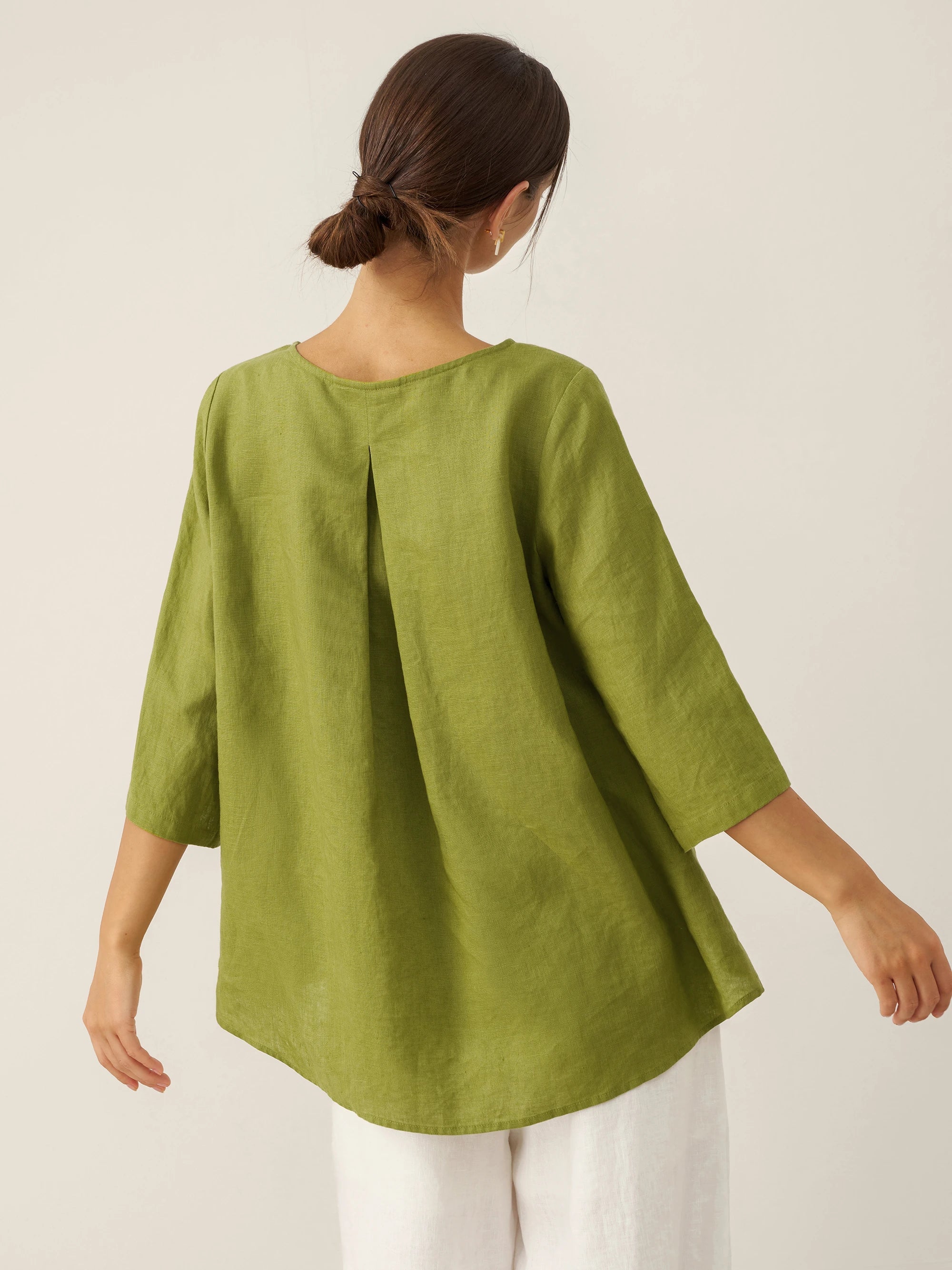 Evelyn | bequemes Leinen-Top mit asymmetrischem Saum und Rundhals