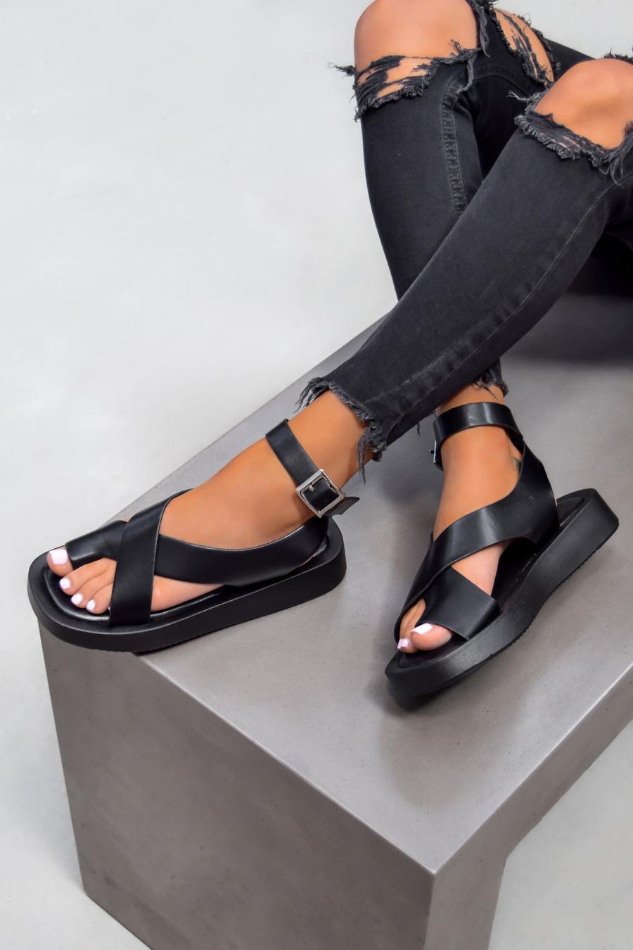 Shanah | Trendige Sandalen mit antikem Charme