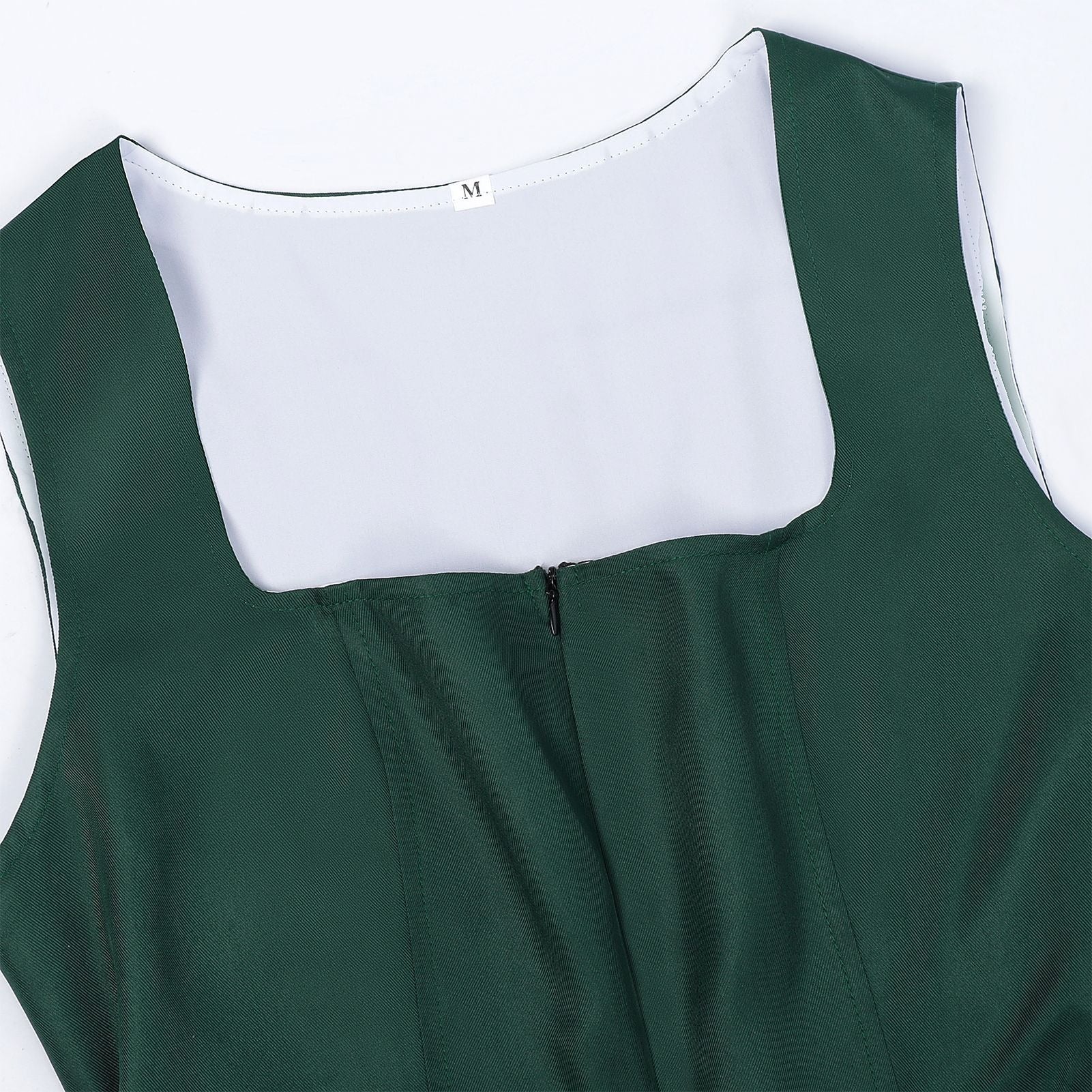 Elegantes Oktoberfest-Dirndl mit Schürze und spitzenbesetzter Bluse