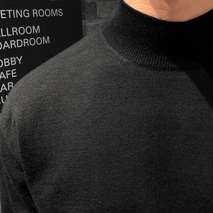 Abner | Minimalistischer Feinstrickpullover mit Halbrollkragen