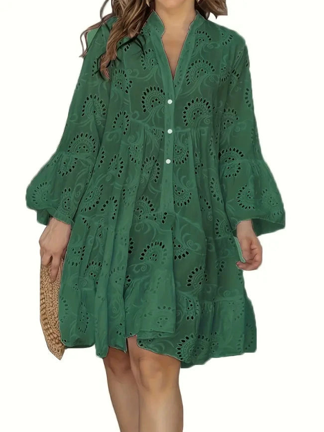 Robin | Zeitloses Kleid mit spitzem Ausschnitt und lockerem Schnitt