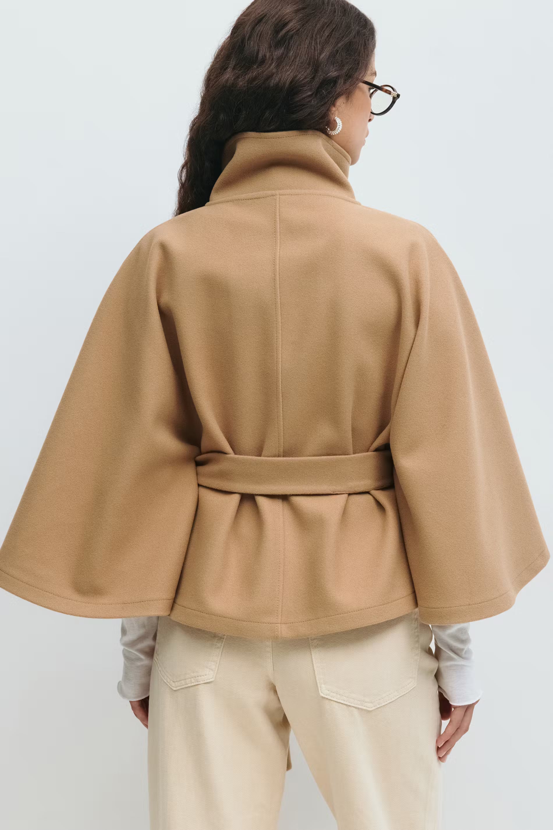 Lornie | Elegante Damenjacke mit Gürtel