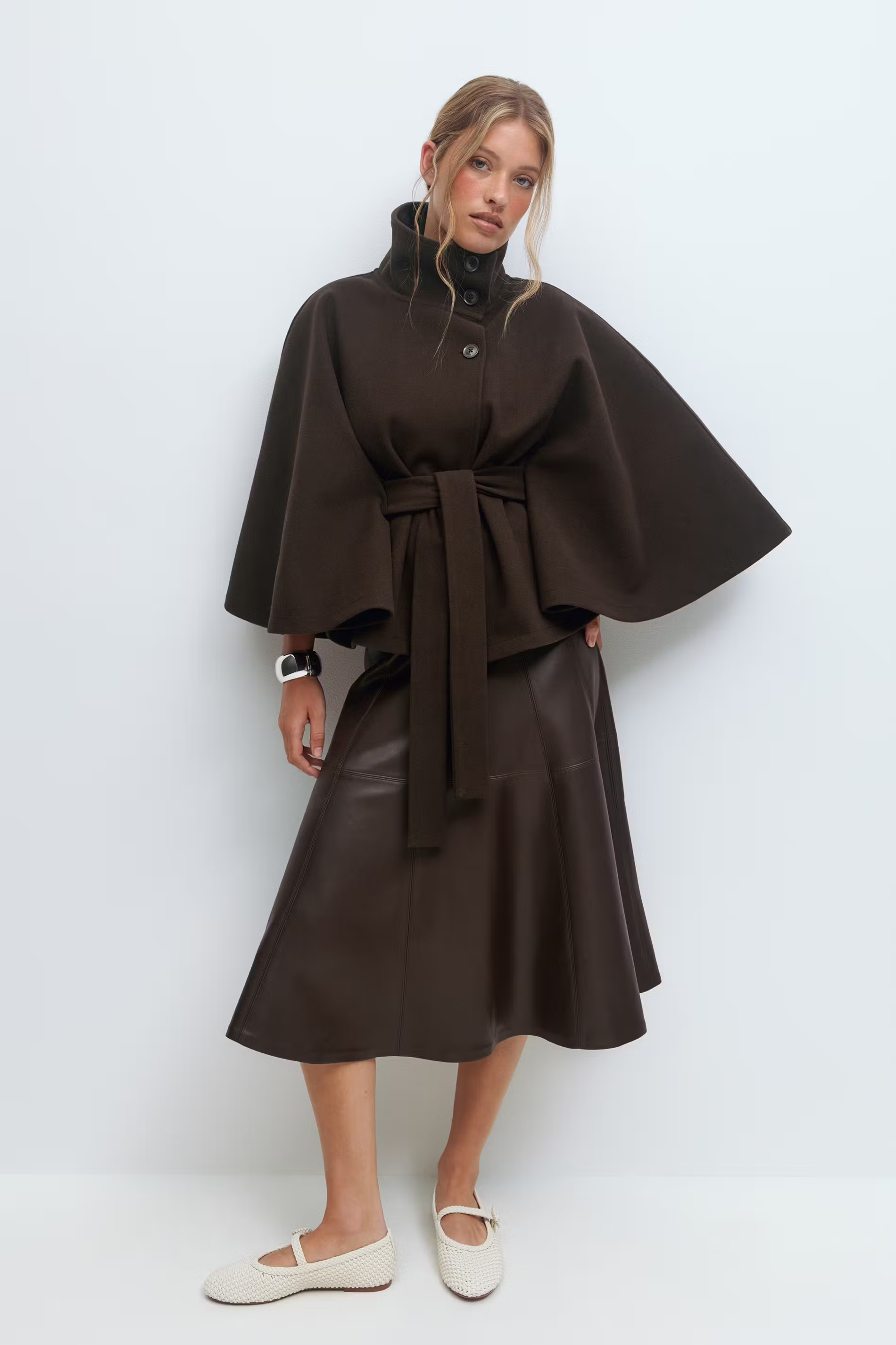 Lornie | Elegante Damenjacke mit Gürtel