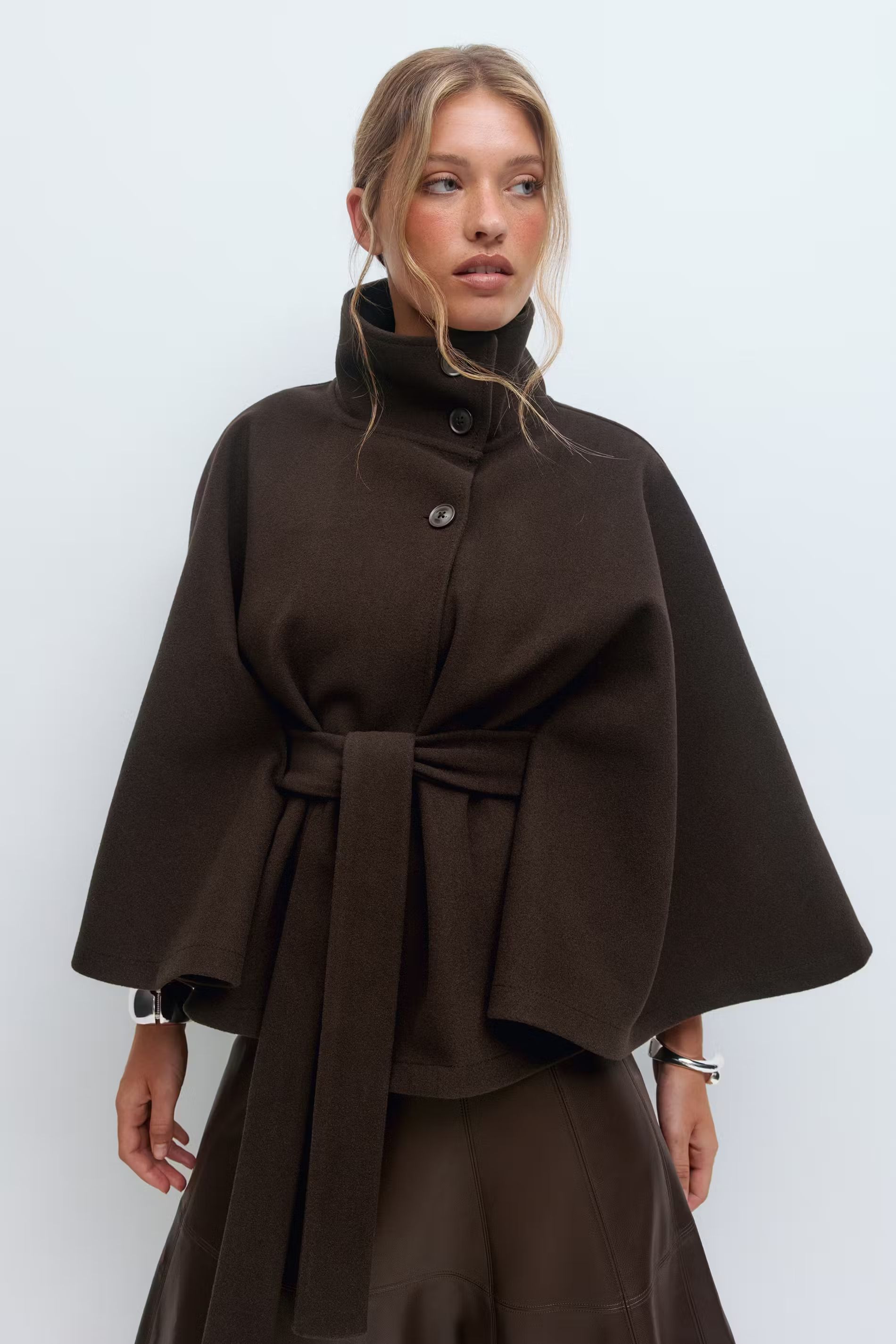Lornie | Elegante Damenjacke mit Gürtel