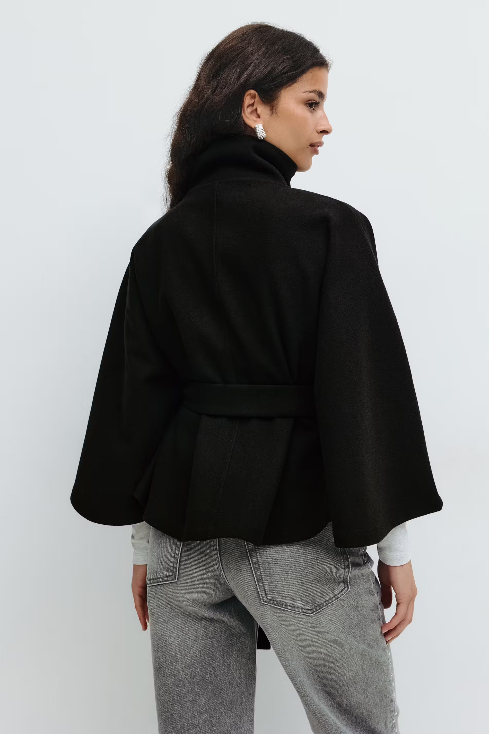 Lornie | Elegante Damenjacke mit Gürtel