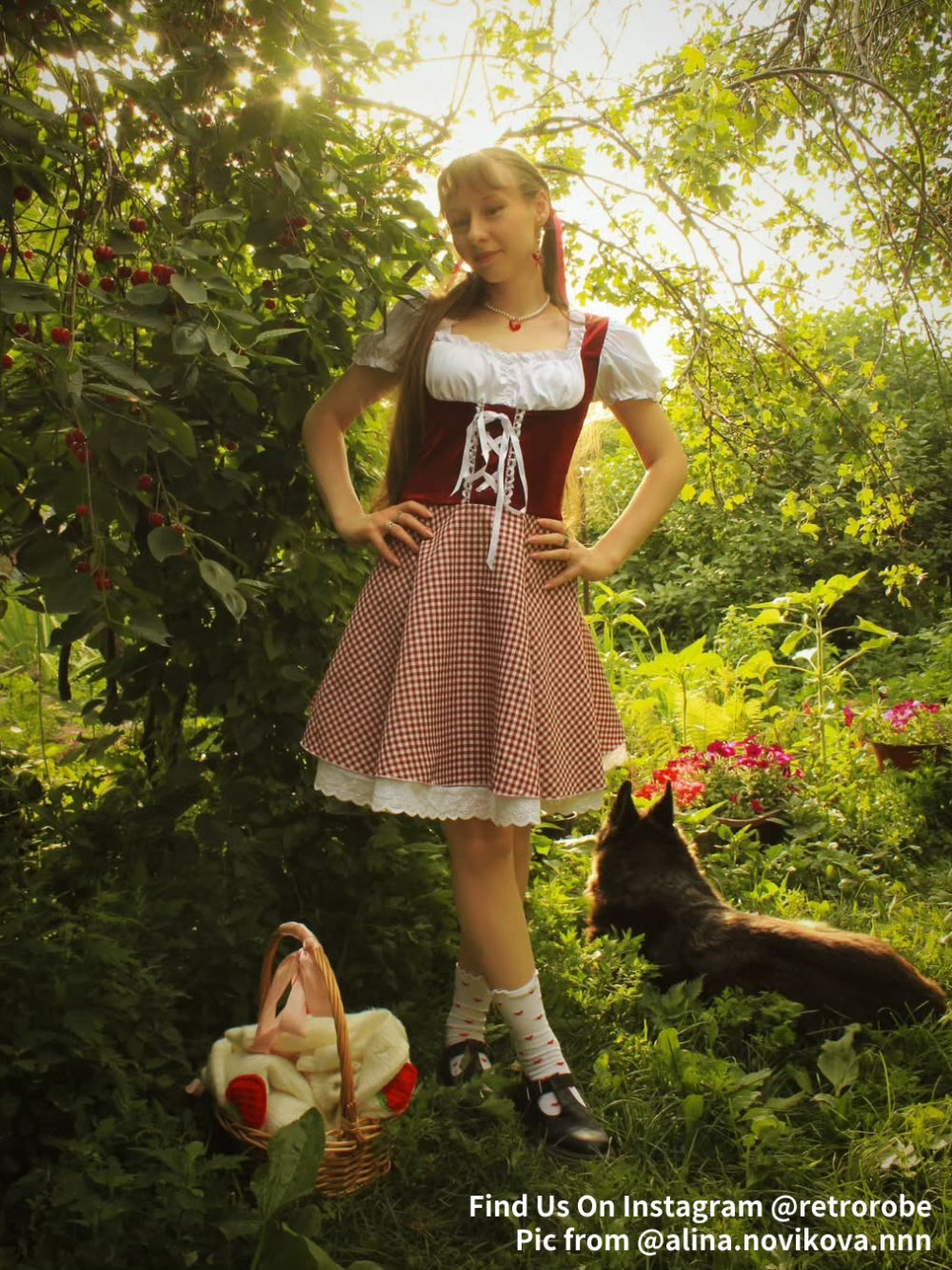 Oktoberfest Dirndl Kostüm Set mit Schürze im Biermädchen-Stil