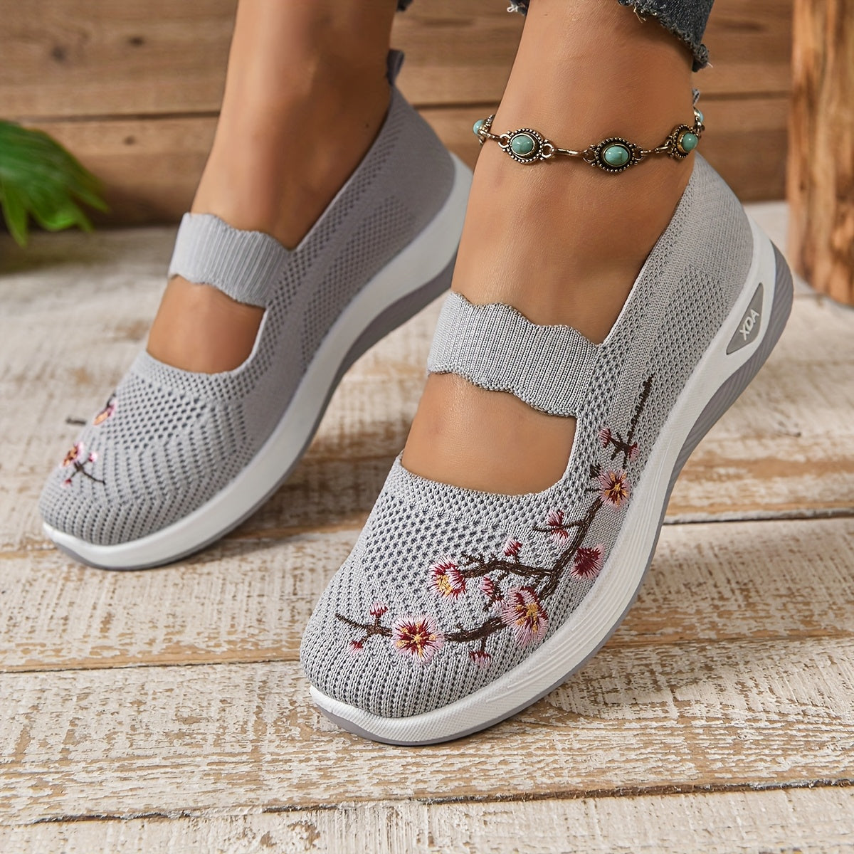 Saty | Blumenbestickte Mesh Slip-On Schuhe