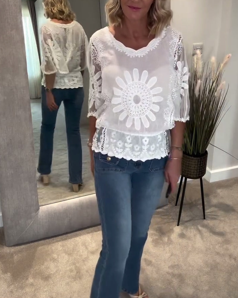 Jessa | Bestickte Batwing-Spitzenbluse