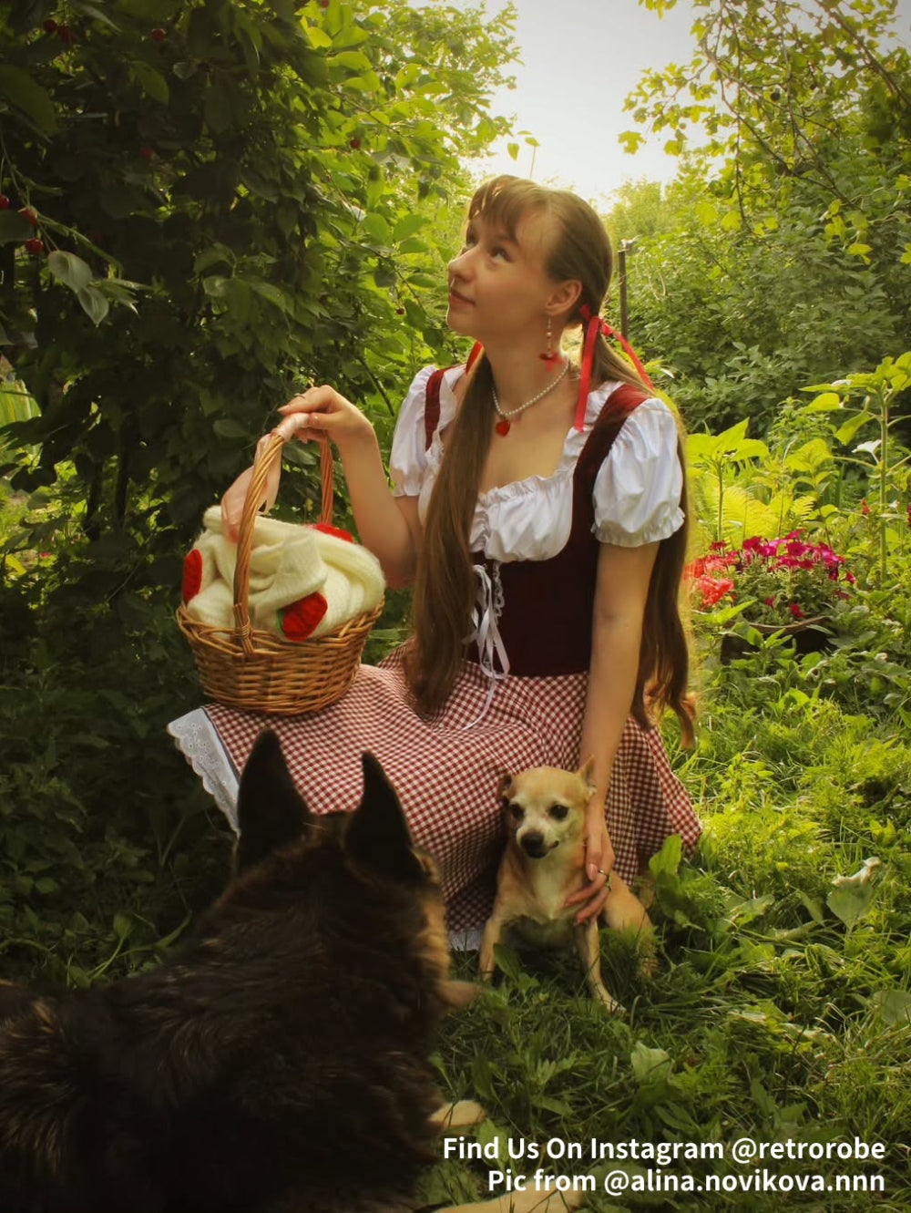 Oktoberfest Dirndl Kostüm Set mit Schürze im Biermädchen-Stil