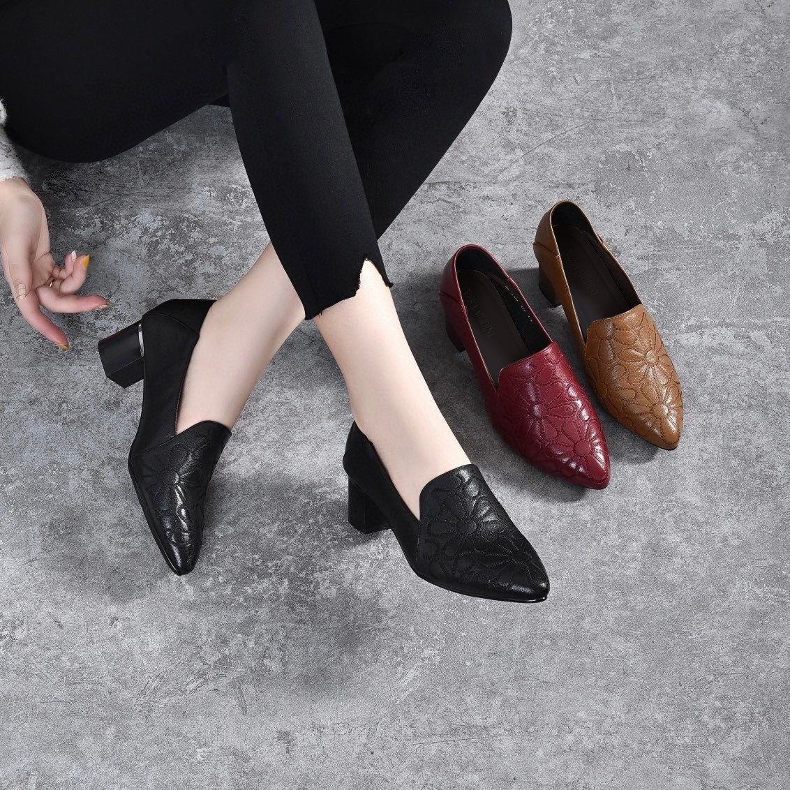 Lydia | klassische Damenschuhe aus weichem Leder mit Stickerei.