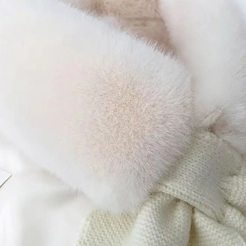 Fialy | Warmer Uni-Schal mit Kuschelbündel-Design