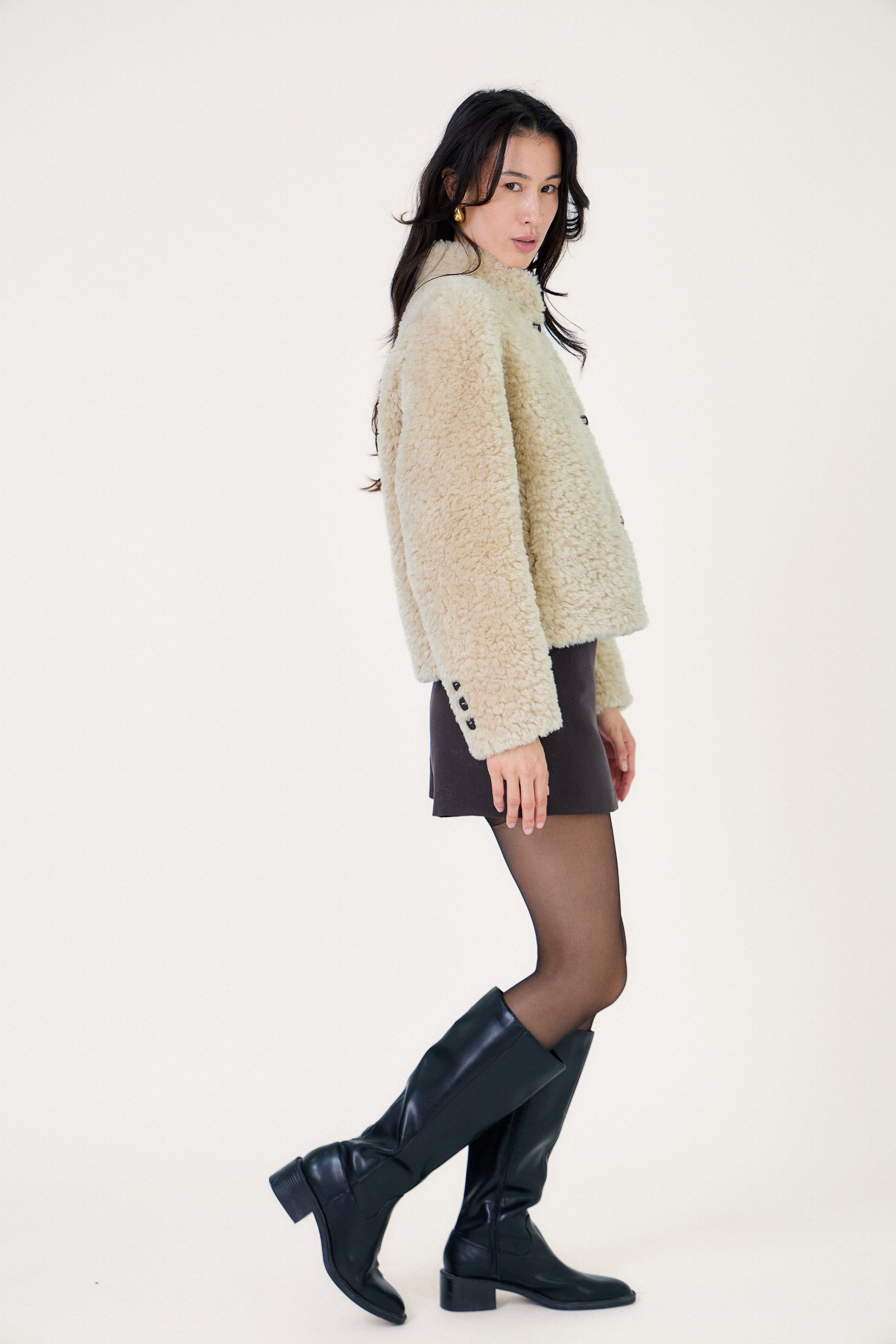 Yega | Mantel