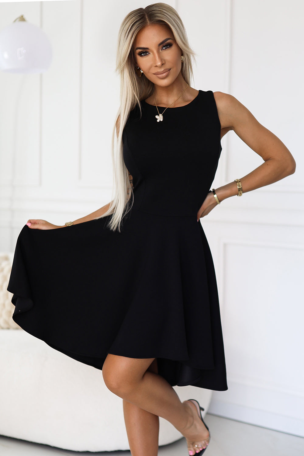 Aveline™ | Stilvolles Kleid mit raffiniertem längerem Rücken