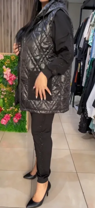 Melozie | Zweiteiliges Set mit Pailletten-Kapuzenweste