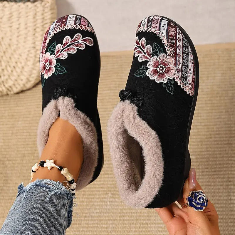 Arya | Warme, weiche Schuhe für Damen mit zartem Blumenprint