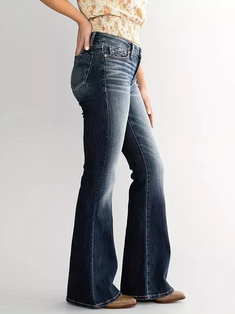 Kendall | Bequeme Flared-Hose im modernen Design