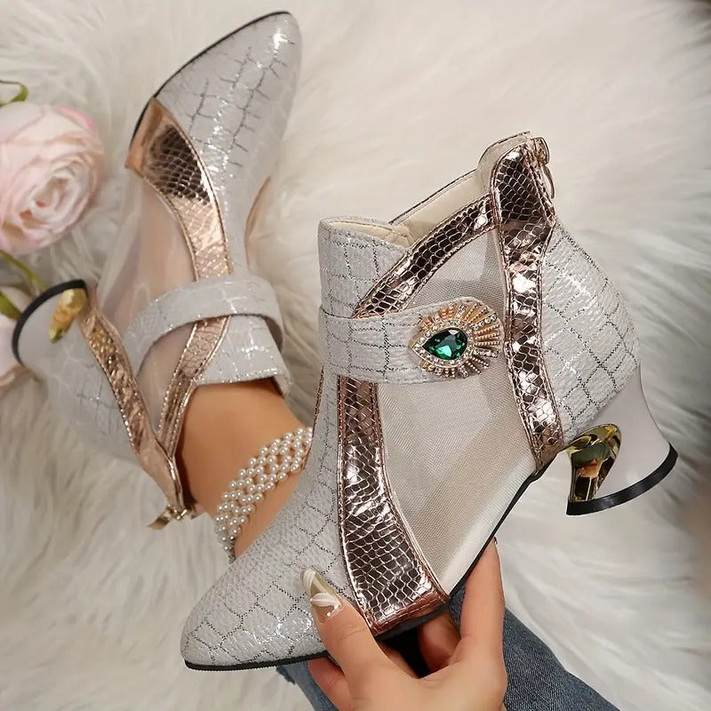 Hailey | modische Damen-Schuhe, luftiges Mesh mit Kristallverzierung.