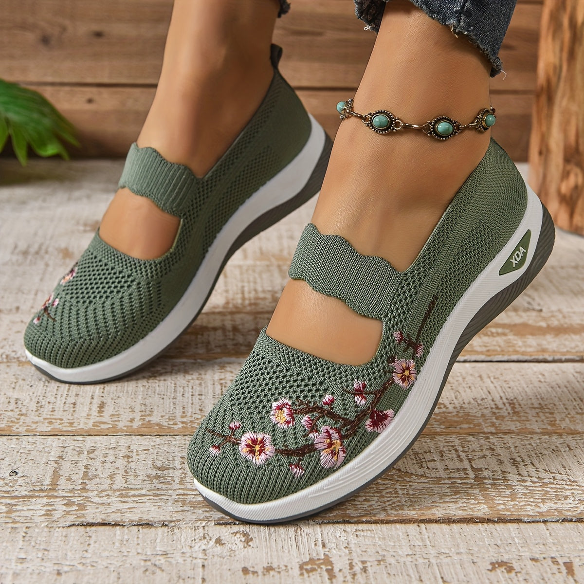 Saty | Blumenbestickte Mesh Slip-On Schuhe