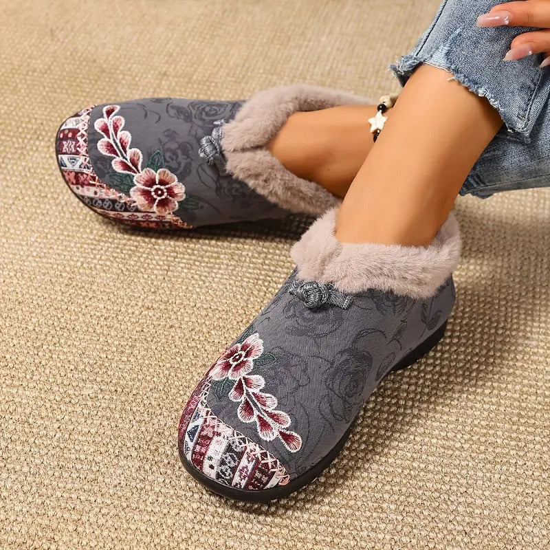 Arya | Warme, weiche Schuhe für Damen mit zartem Blumenprint