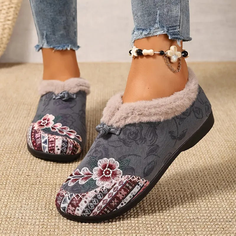 Arya | Warme, weiche Schuhe für Damen mit zartem Blumenprint