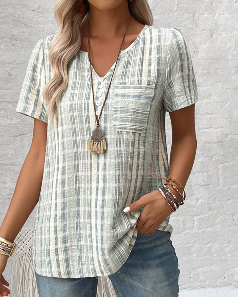 Khloe | Lässiges V-Ausschnitt-T-Shirt mit gestreiftem Karo-Muster