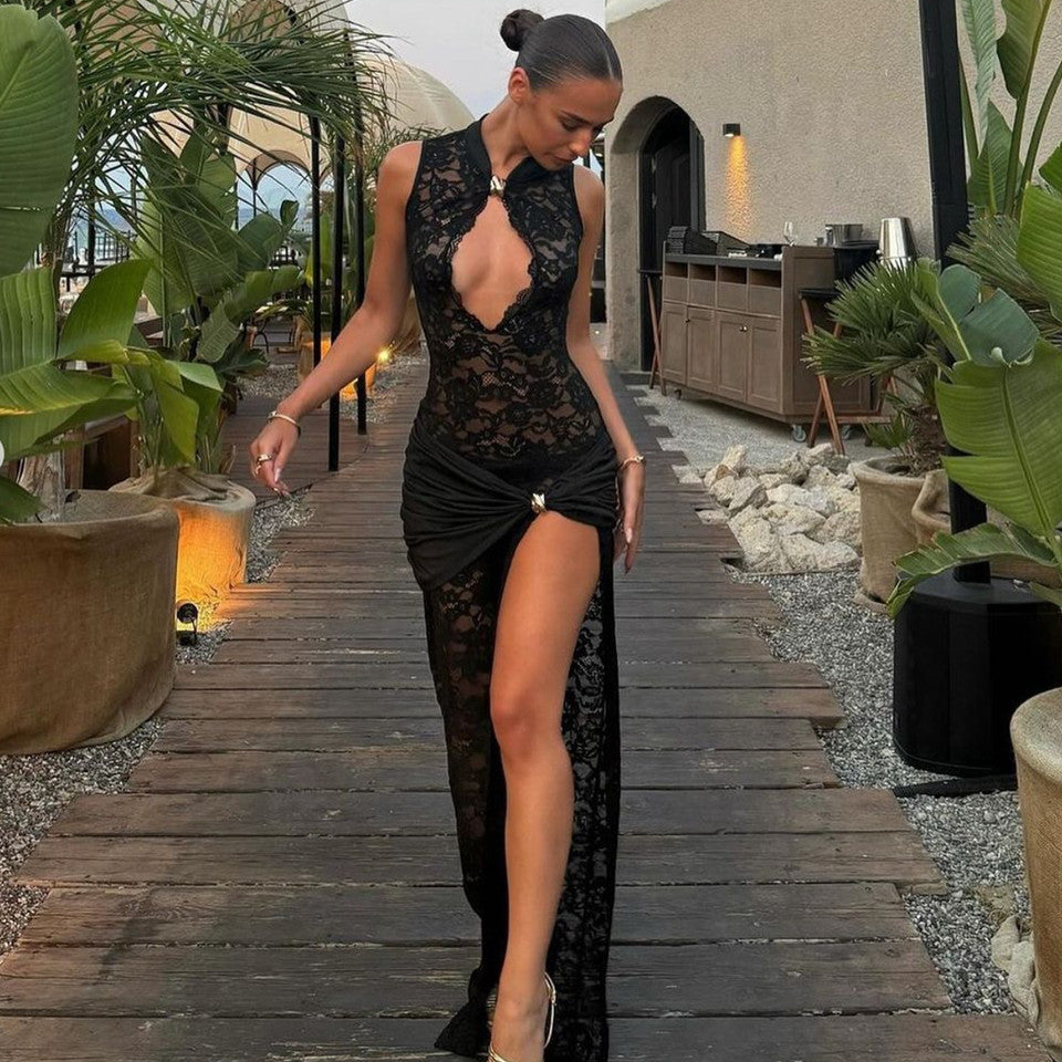 Kehla | Schwarzes Spitzen-Maxikleid mit hohem Schlitz