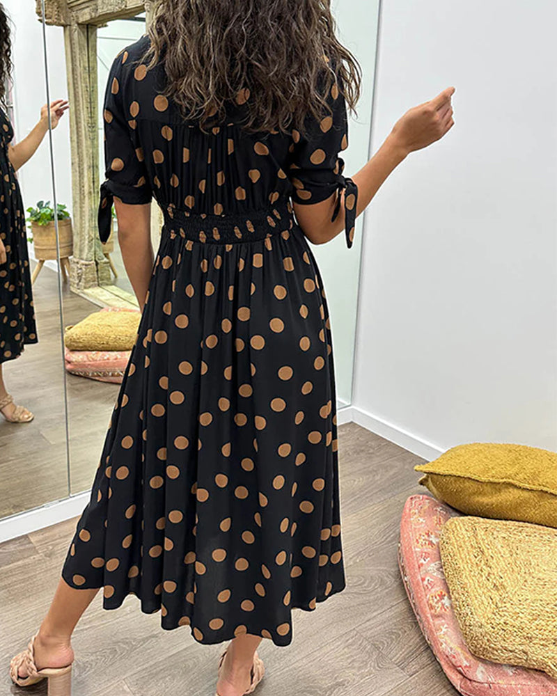 Milana | feminines Kleid mit gepunktetem Muster
