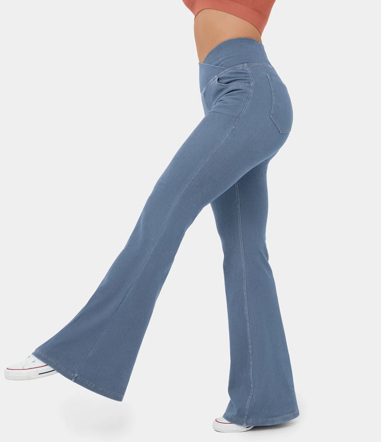 Zaira™ | Hochtaillierte Stretch-Flare-Hose - Gewaschener Denim in Hellblau / S