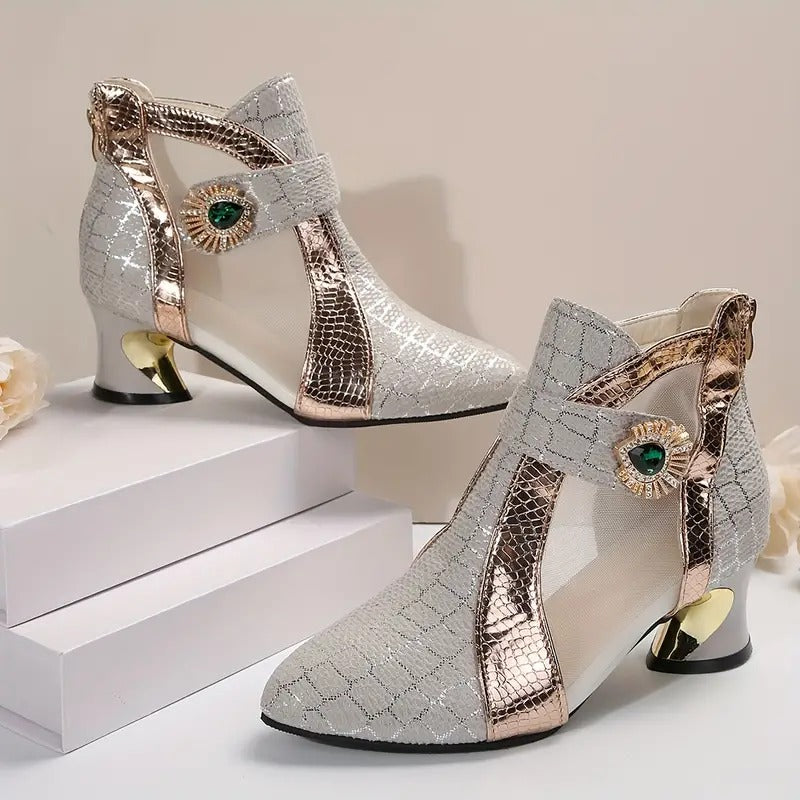 Hailey | modische Damen-Schuhe, luftiges Mesh mit Kristallverzierung.