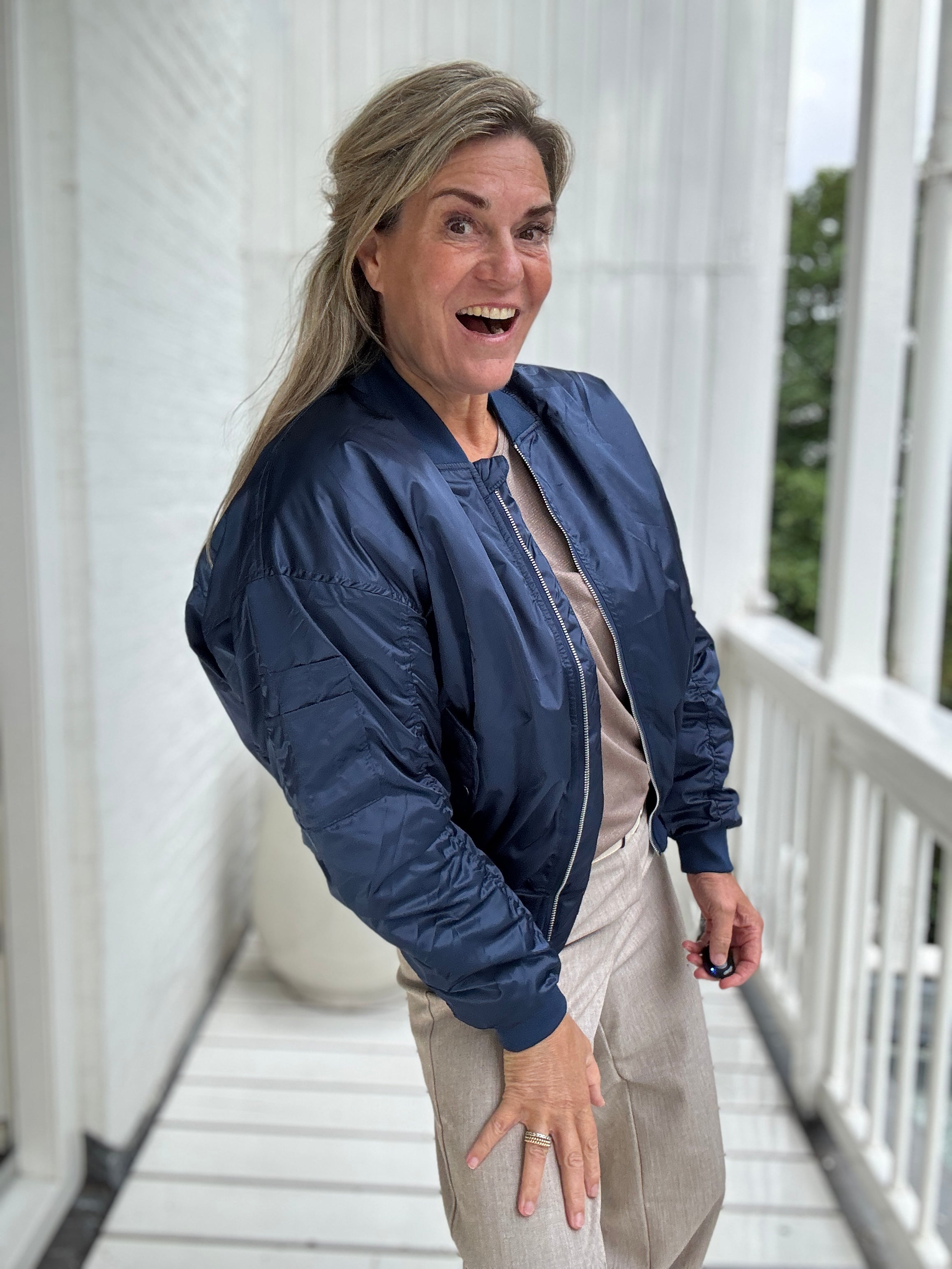 Demi | Modische Damenjacke im Bomberstil, vielseitig & chic