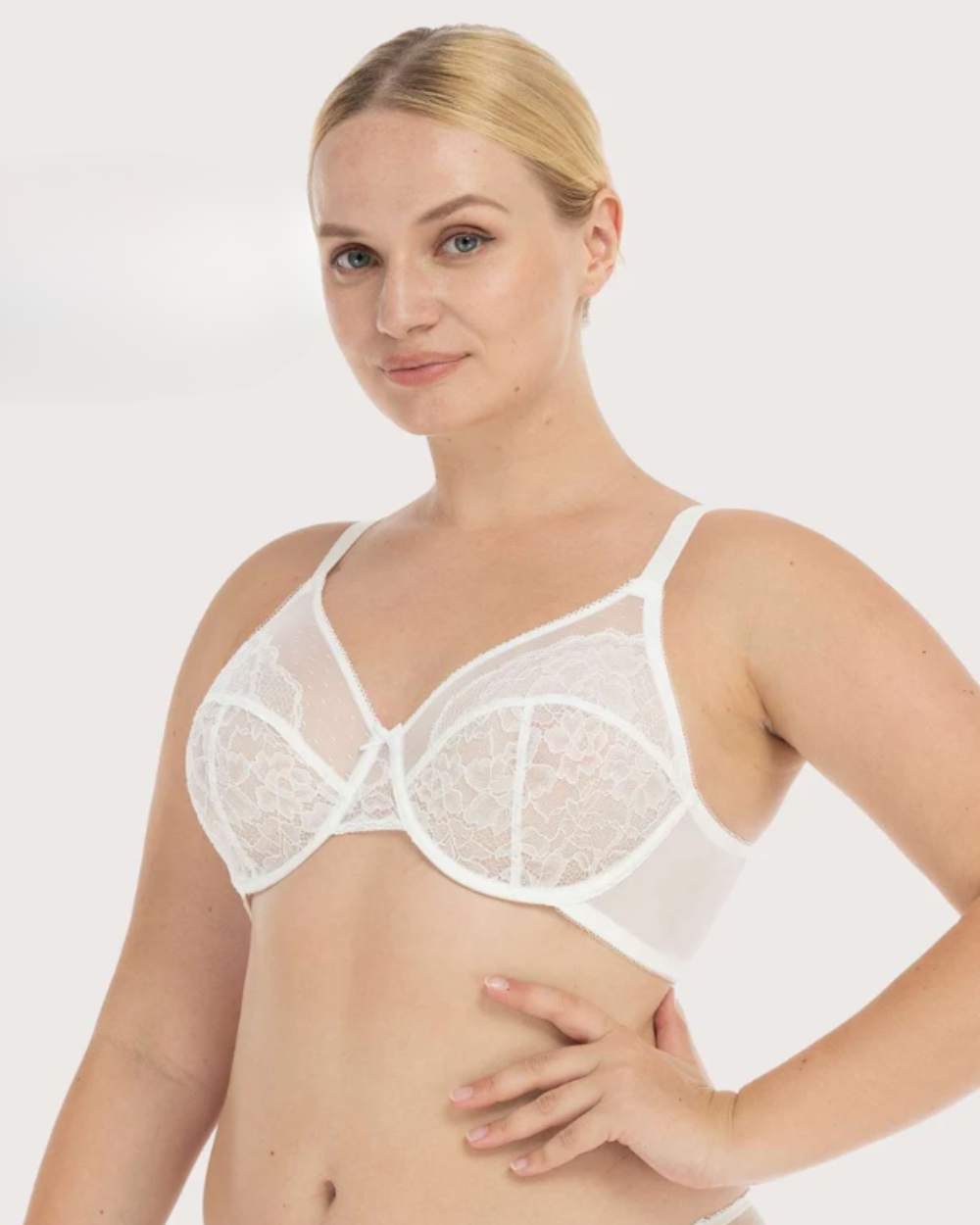 Charlotte | Figurfreundlicher Minimizer-BH mit glatter Optik
