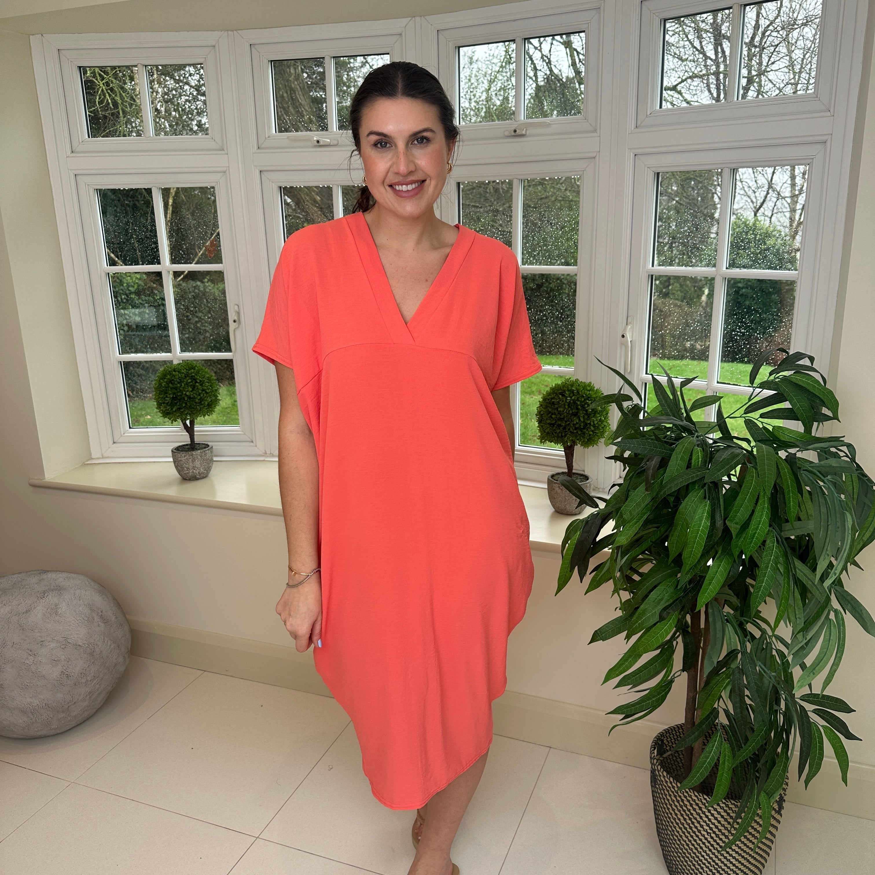 Fien | Einfaches Kleid mit V-Ausschnitt
