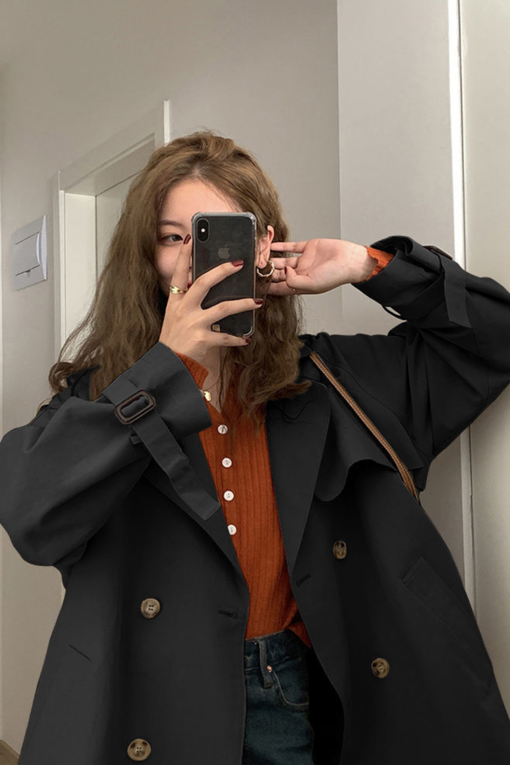 Selaries | Minimalistischer Mantel mit Gürtelärmeln und City-Look