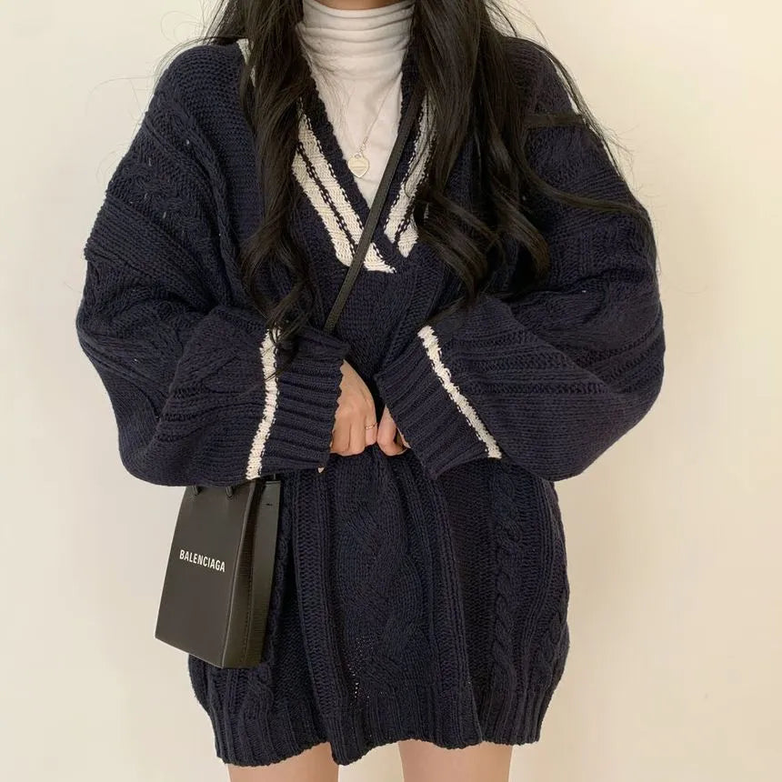 Eshlie | Übergroß Pullover im V-Ausschnitt-Stil