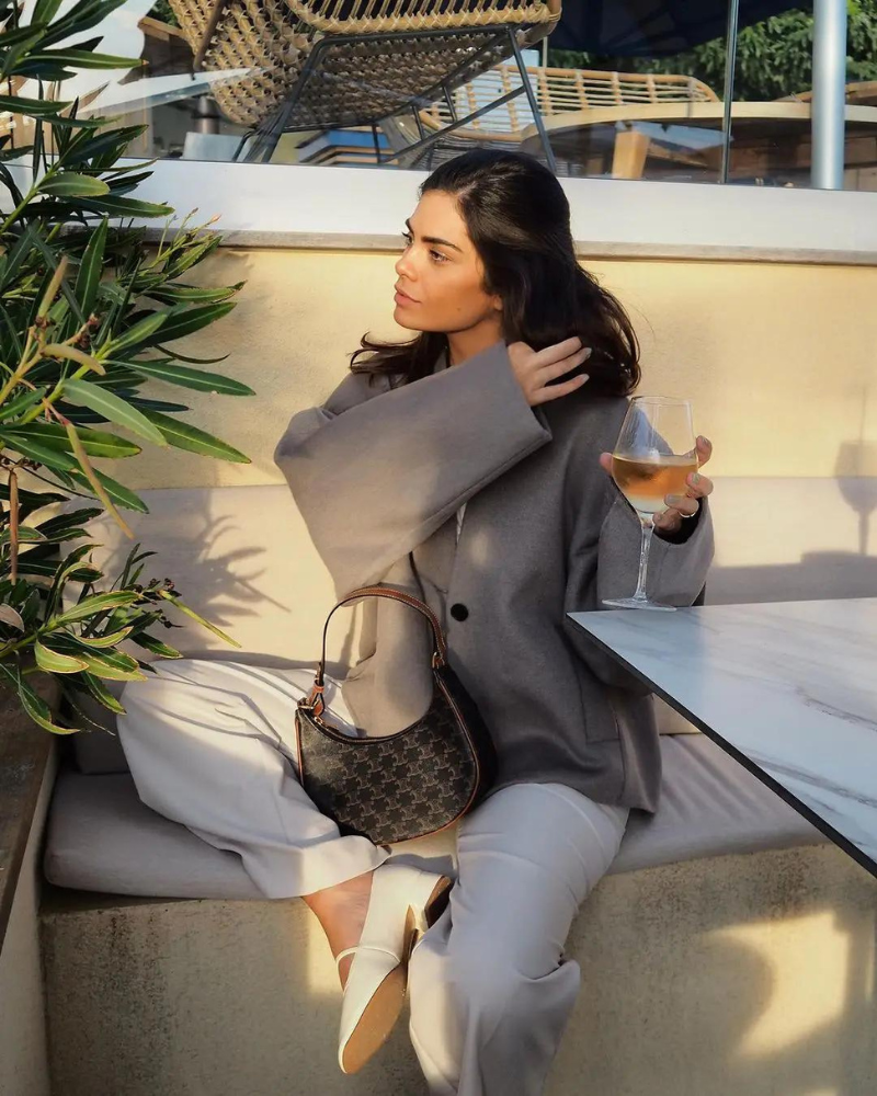 Viliana | Trendige kurze Jacke für den modernen Stil