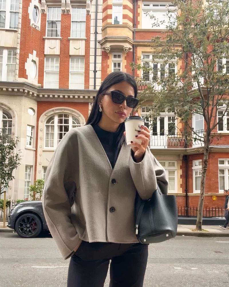 Viliana | Trendige kurze Jacke für den modernen Stil