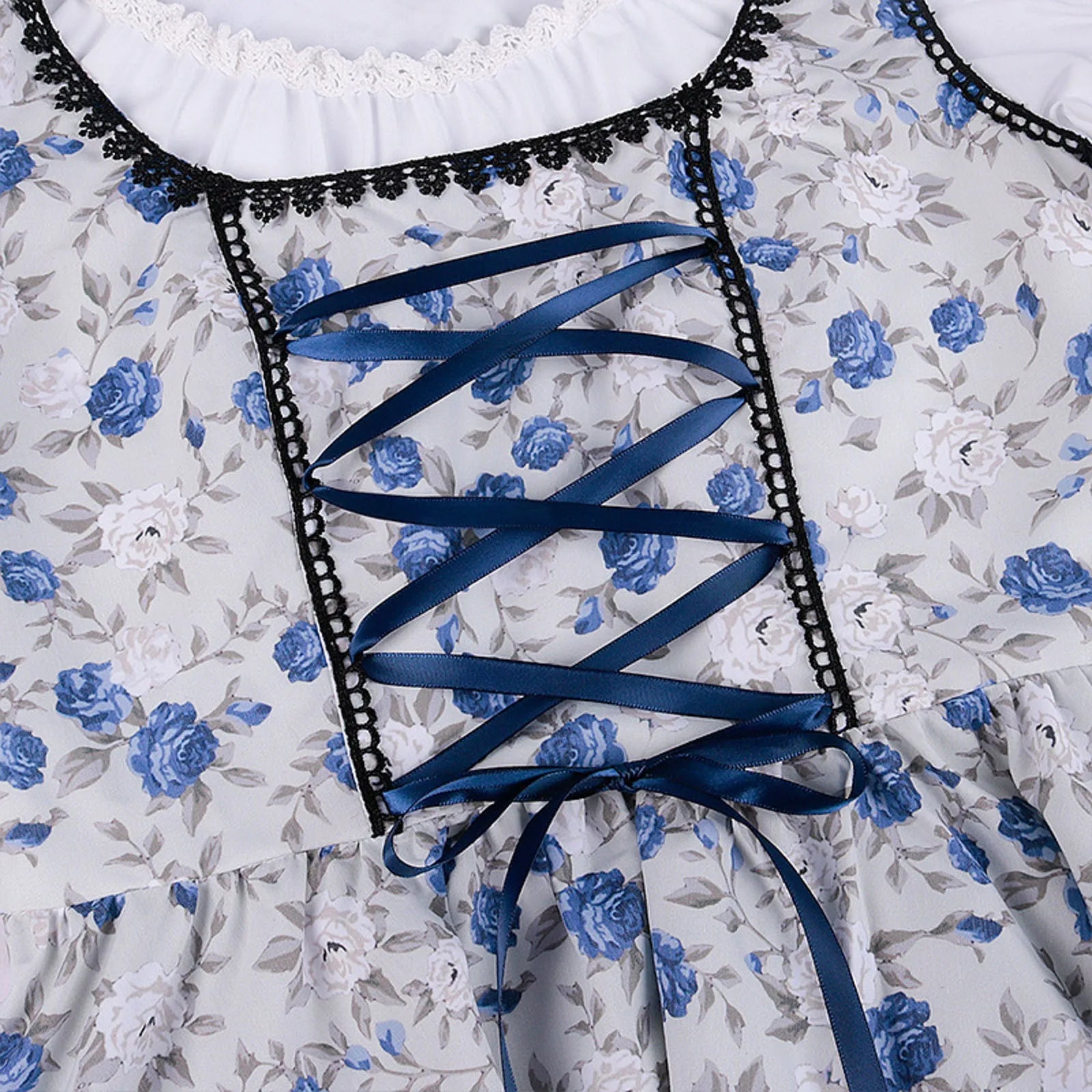 Blaues Damen-Dirndl im Traditionellen Oktoberfest-Stil