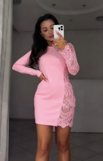 Luzzie | Verführerisches Kleid mit Spitzenbesatz und kurzen Ärmeln