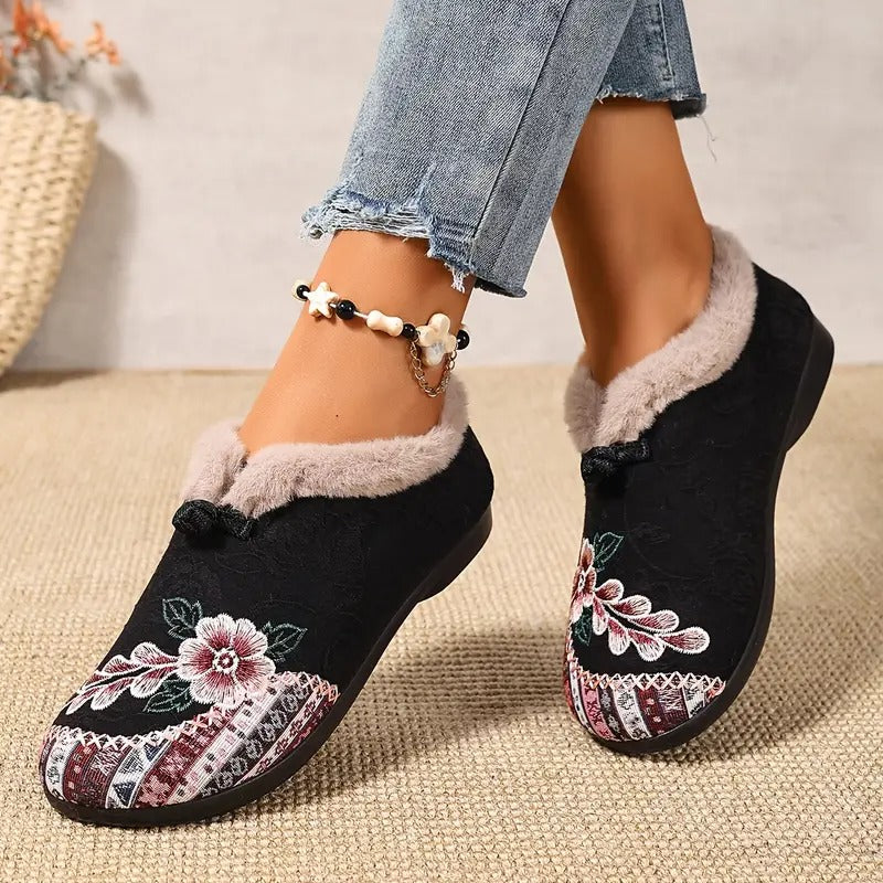 Arya | Warme, weiche Schuhe für Damen mit zartem Blumenprint