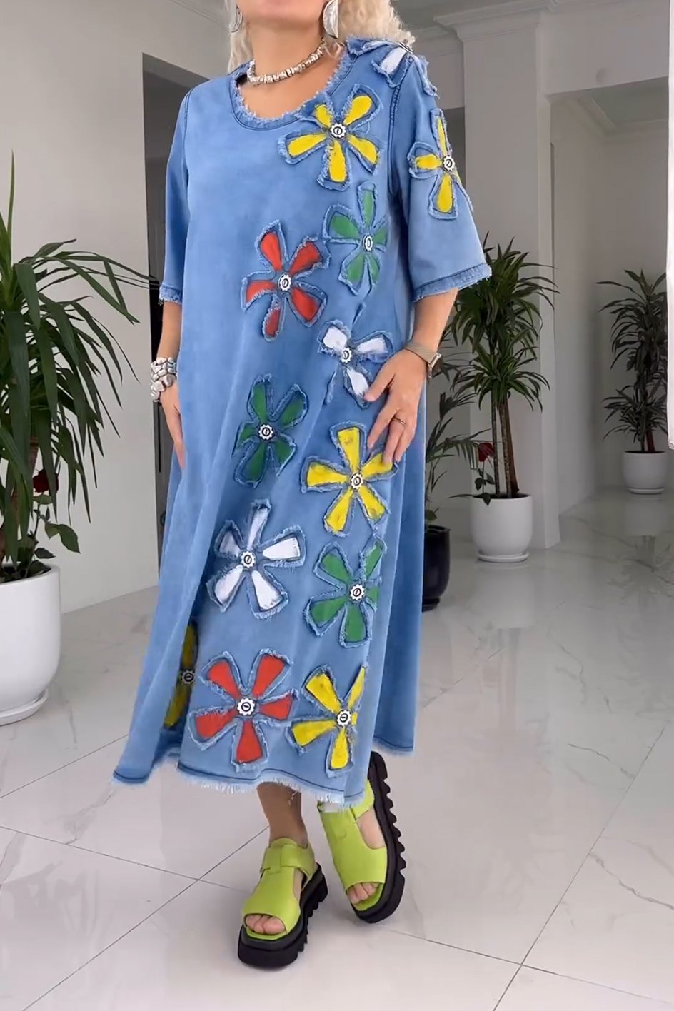 Lauren | Luftiges Kleid mit floralen Mustern
