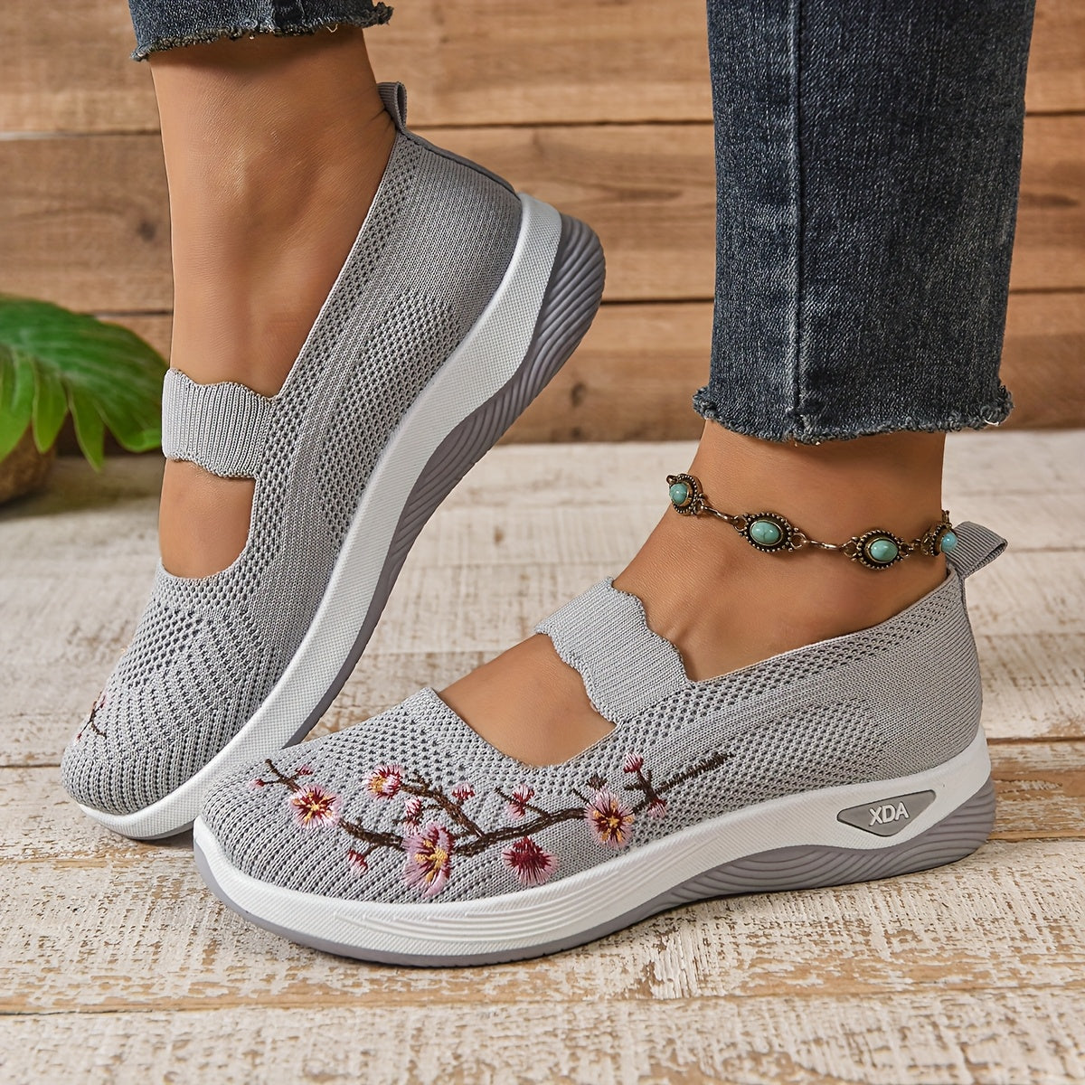 Saty | Blumenbestickte Mesh Slip-On Schuhe