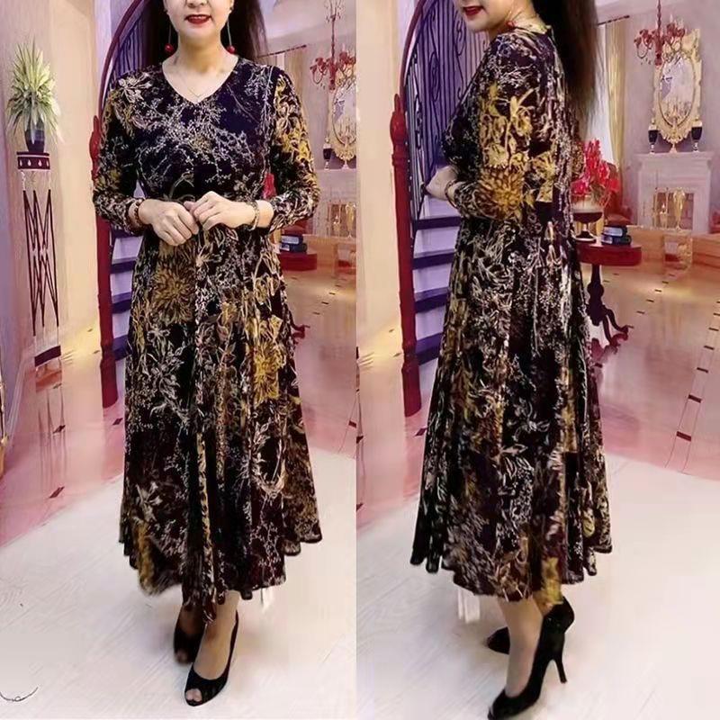 Seriene | Feminines Kleid mit herzförmigem Ausschnitt und floralen Akzenten