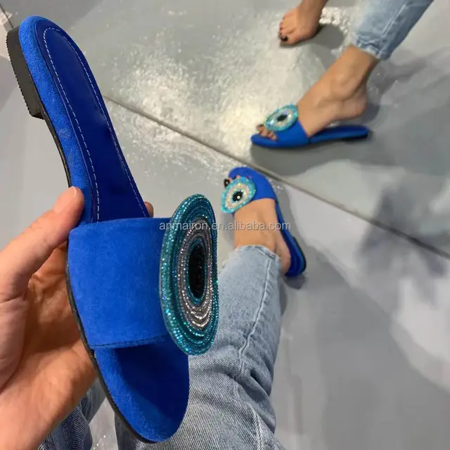 Iris | Strass-Sandalen mit Schutzsymbol
