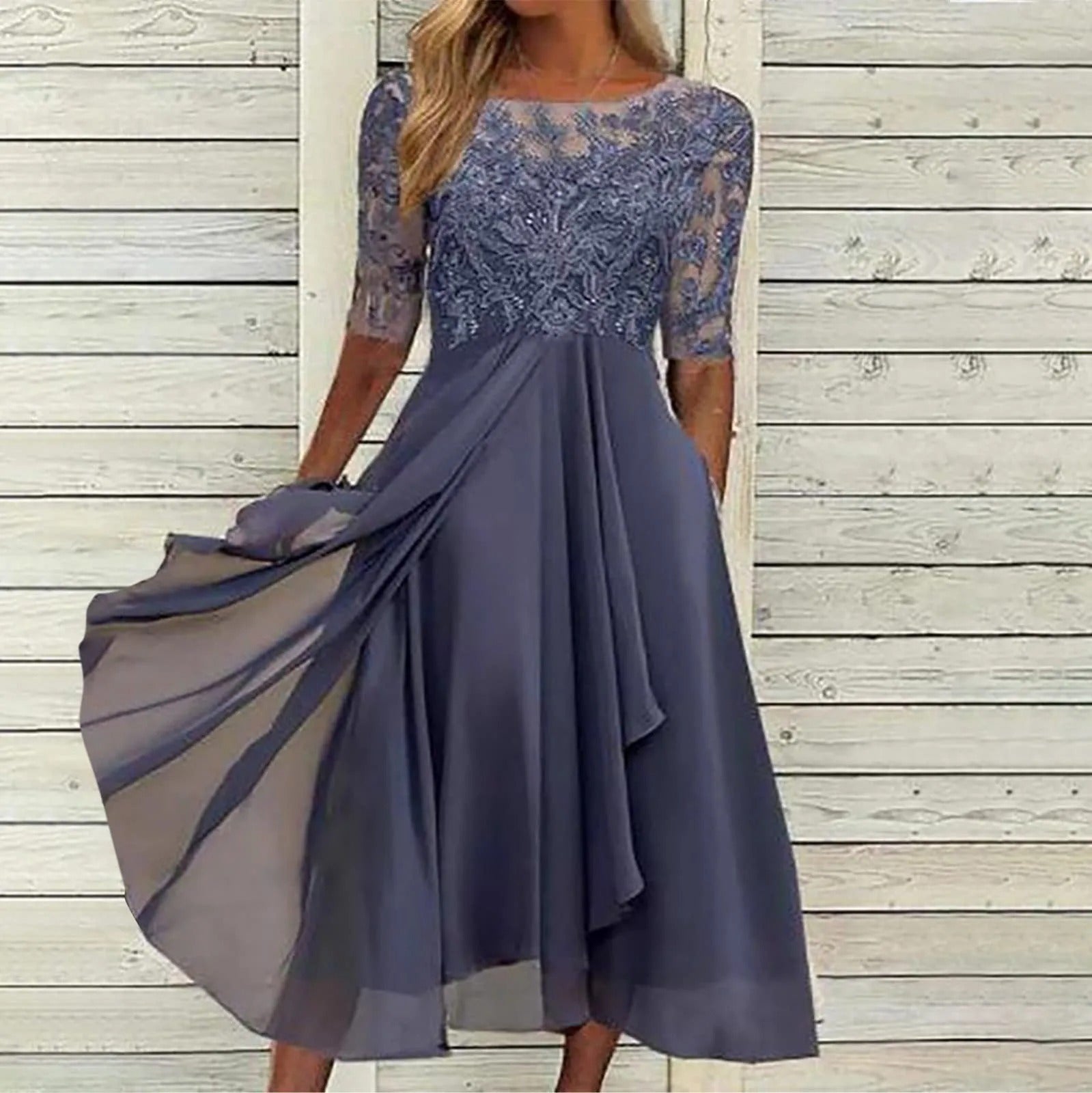 Corine | Stilvolles Kleid mit zarter Spitze