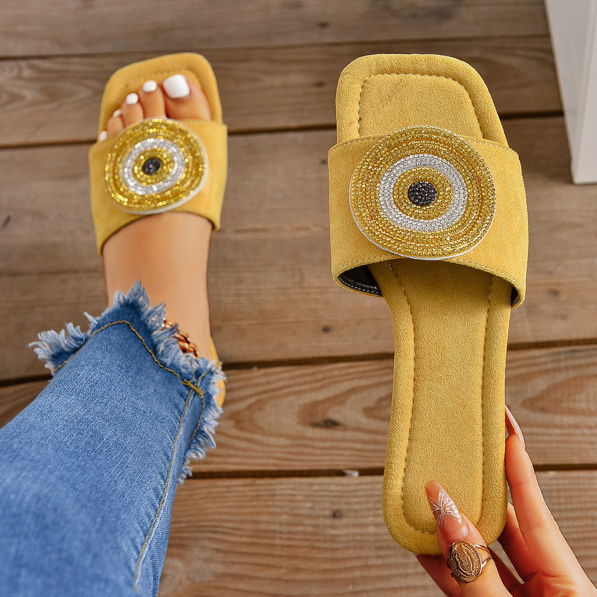 Iris | Strass-Sandalen mit Schutzsymbol