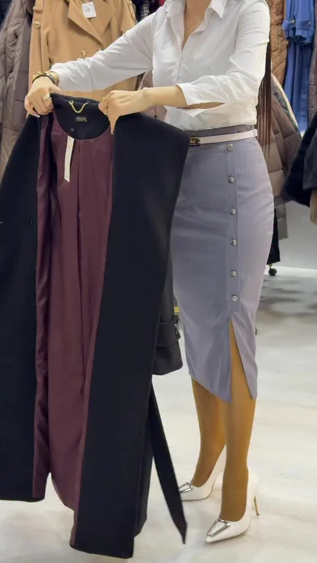 Leandra | Stilvoller, mittellanger Mantel mit Kapuze