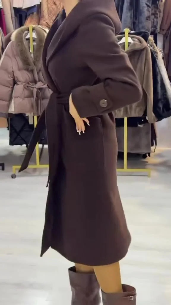 Leandra | Stilvoller, mittellanger Mantel mit Kapuze