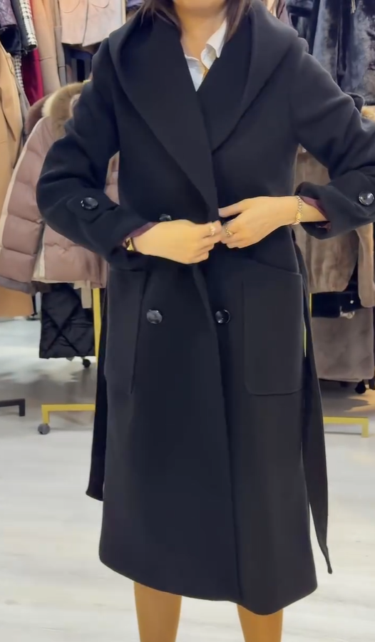 Leandra | Stilvoller, mittellanger Mantel mit Kapuze